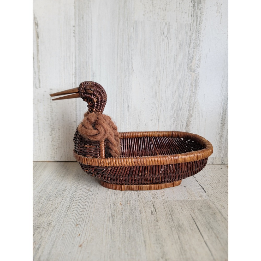 Vintage small duck wicker basket bird beak home‎ unique figure brown